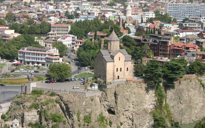 Продажа камерного отеля в центре Авлабара — одного из самых известных туристических районов Тбилиси