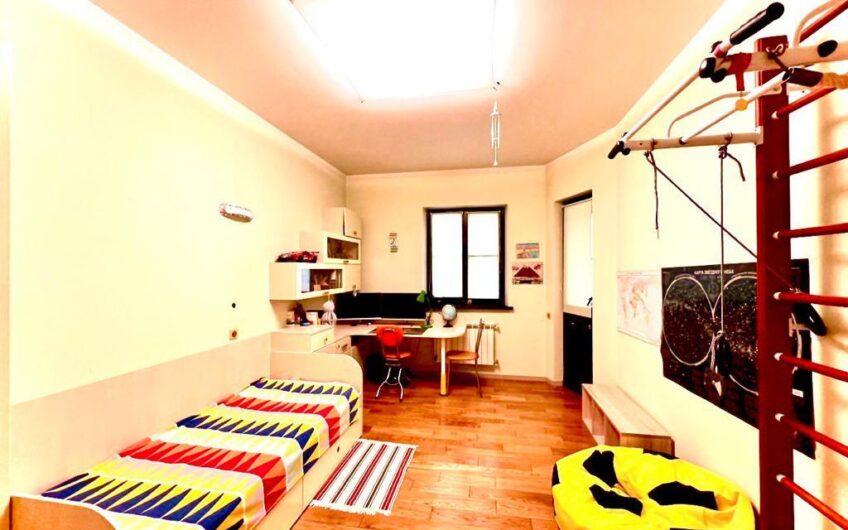 Продажа 3-х комнатной квартиры с ремонтом, мебелью и двумя машино-местами в ЖК «Лужники Хаус»